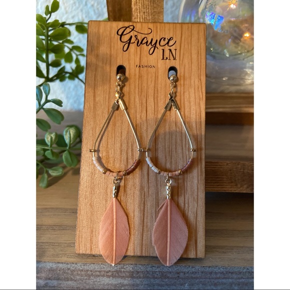 Fashion Earrings - Picture 1 of 1